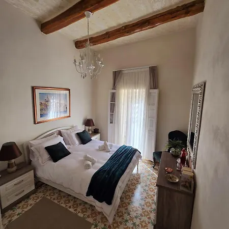 Amelie - Charming Townhouse In The Heart Of ربات