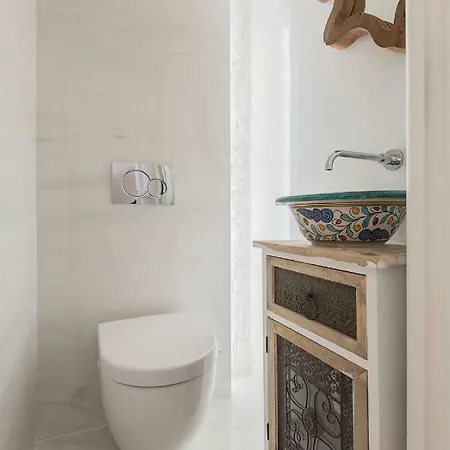 Amelie - Charming Townhouse In The Heart Of * ربات