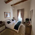 Amelie - Charming Townhouse In The Heart Of Сasa de vacaciones *