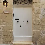 Amelie - Charming Townhouse In The Heart Of Сasa de vacaciones *