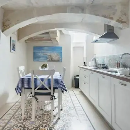 Amelie - Charming Townhouse In The Heart Of *