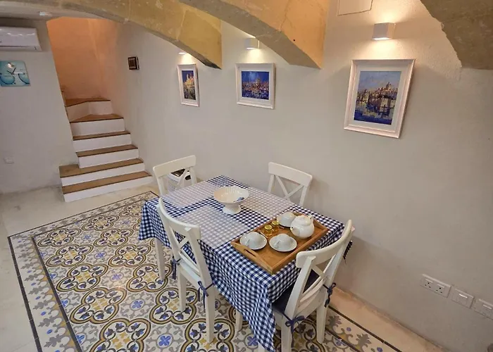 Amelie - Charming Townhouse In The Heart Of *