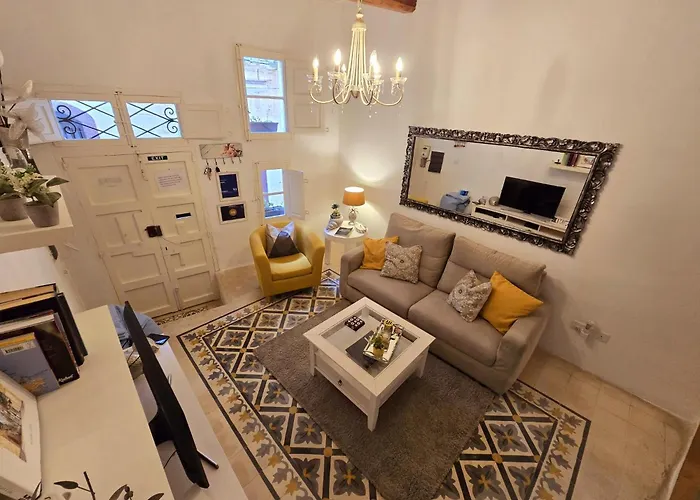 Amelie - Charming Townhouse In The Heart Of