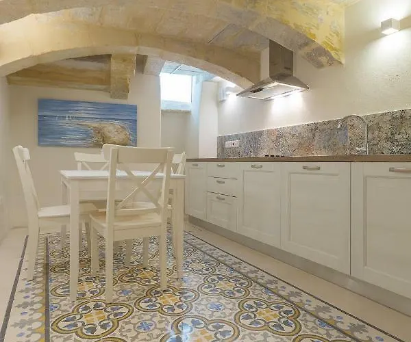 Amelie - Charming Townhouse In The Heart Of